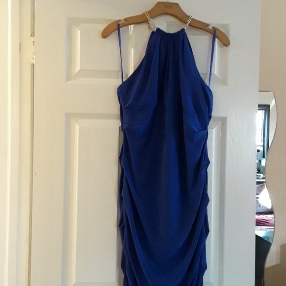 Gown - Picture 2 of 8